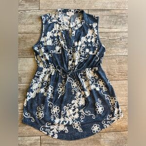 Siren Lily Large Sleeveless Maternity Top Blue and White